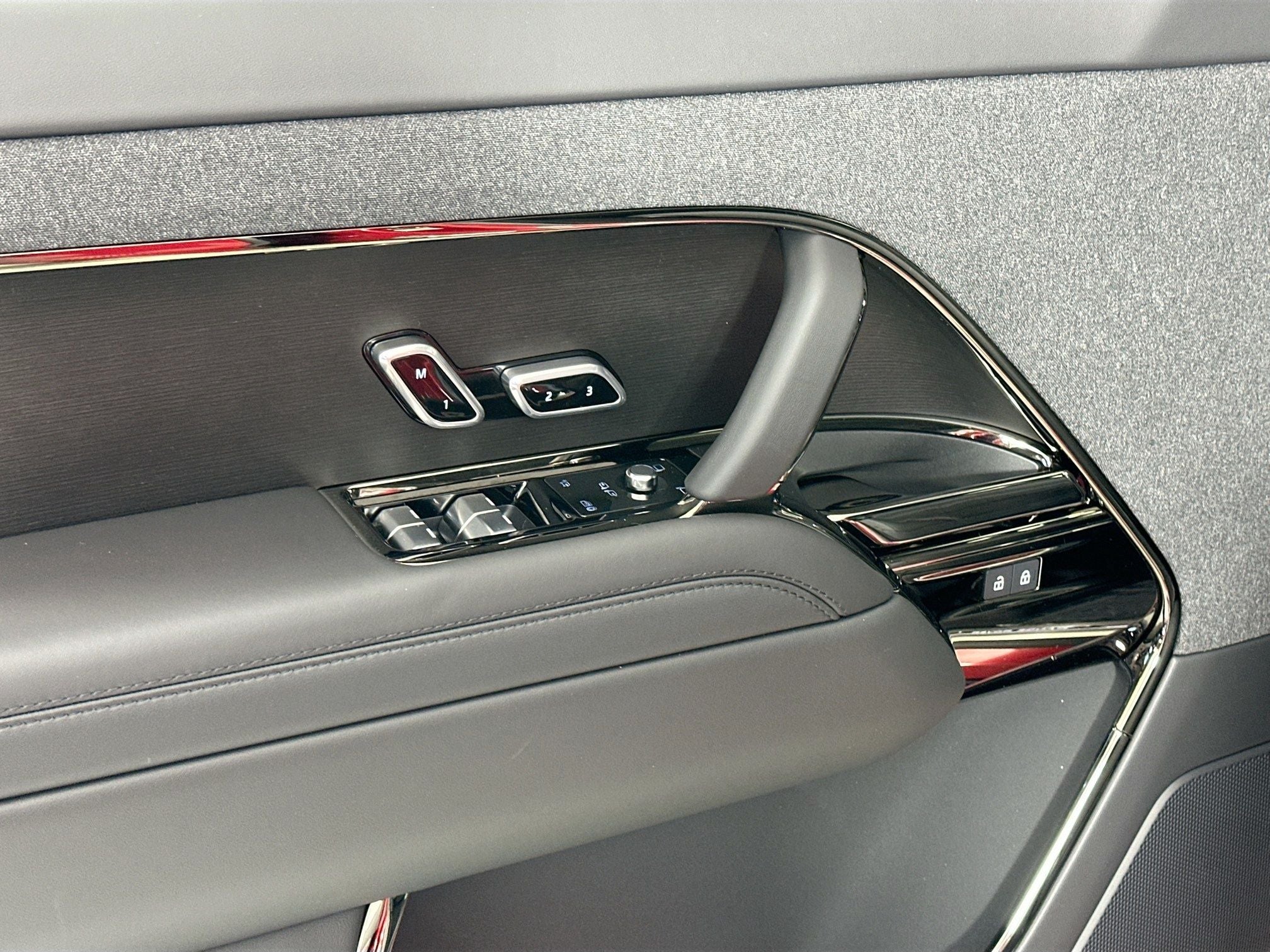 2026 Land Rover Range Rover Sport SE