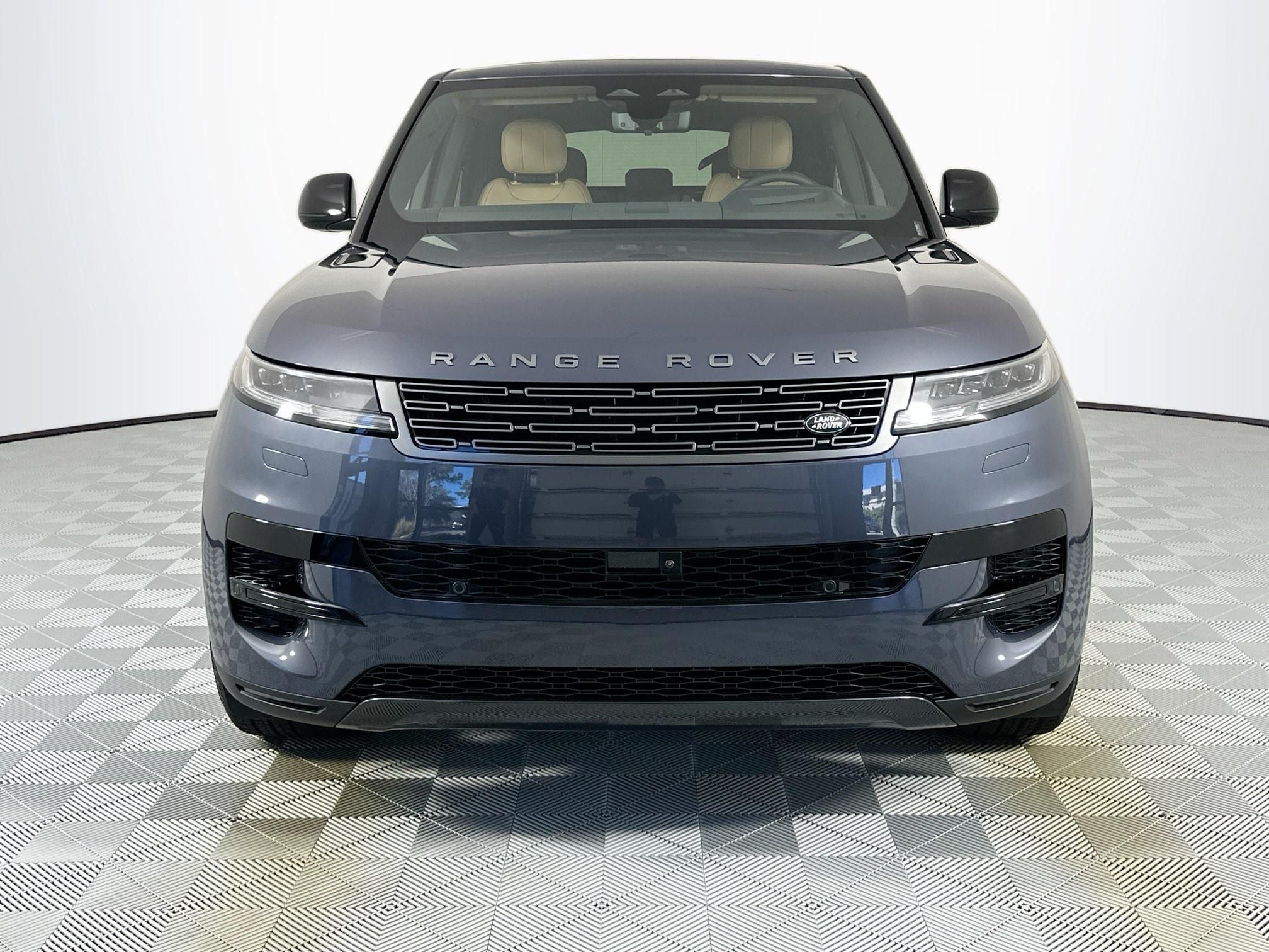 2026 Land Rover Range Rover Sport SE
