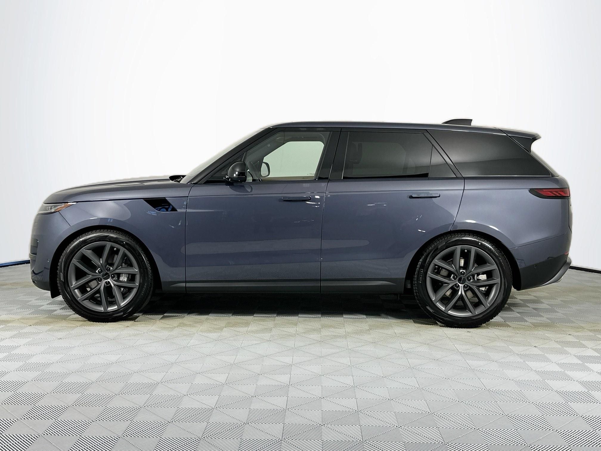 2026 Land Rover Range Rover Sport SE
