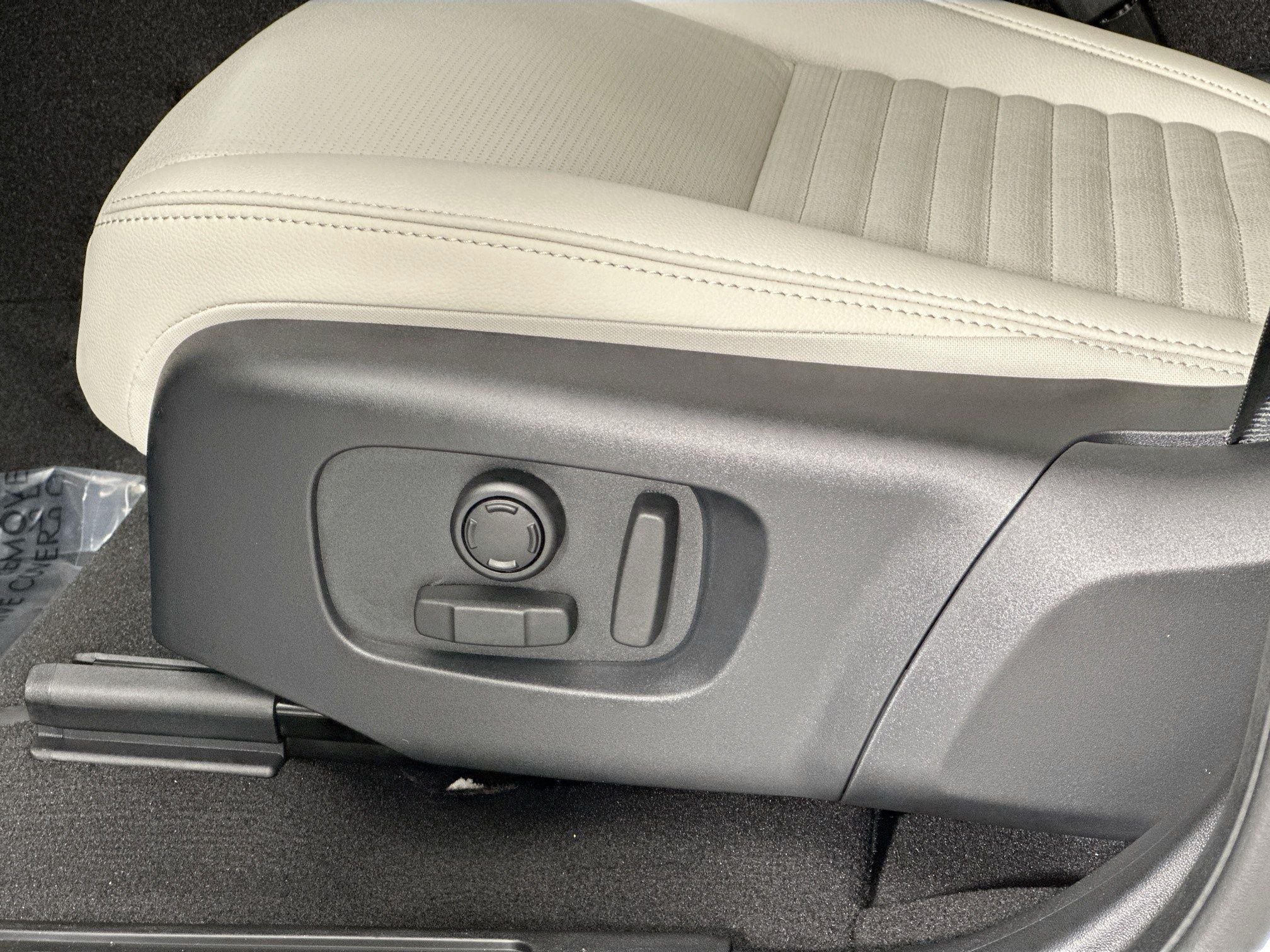 2025 Land Rover Discovery Sport S