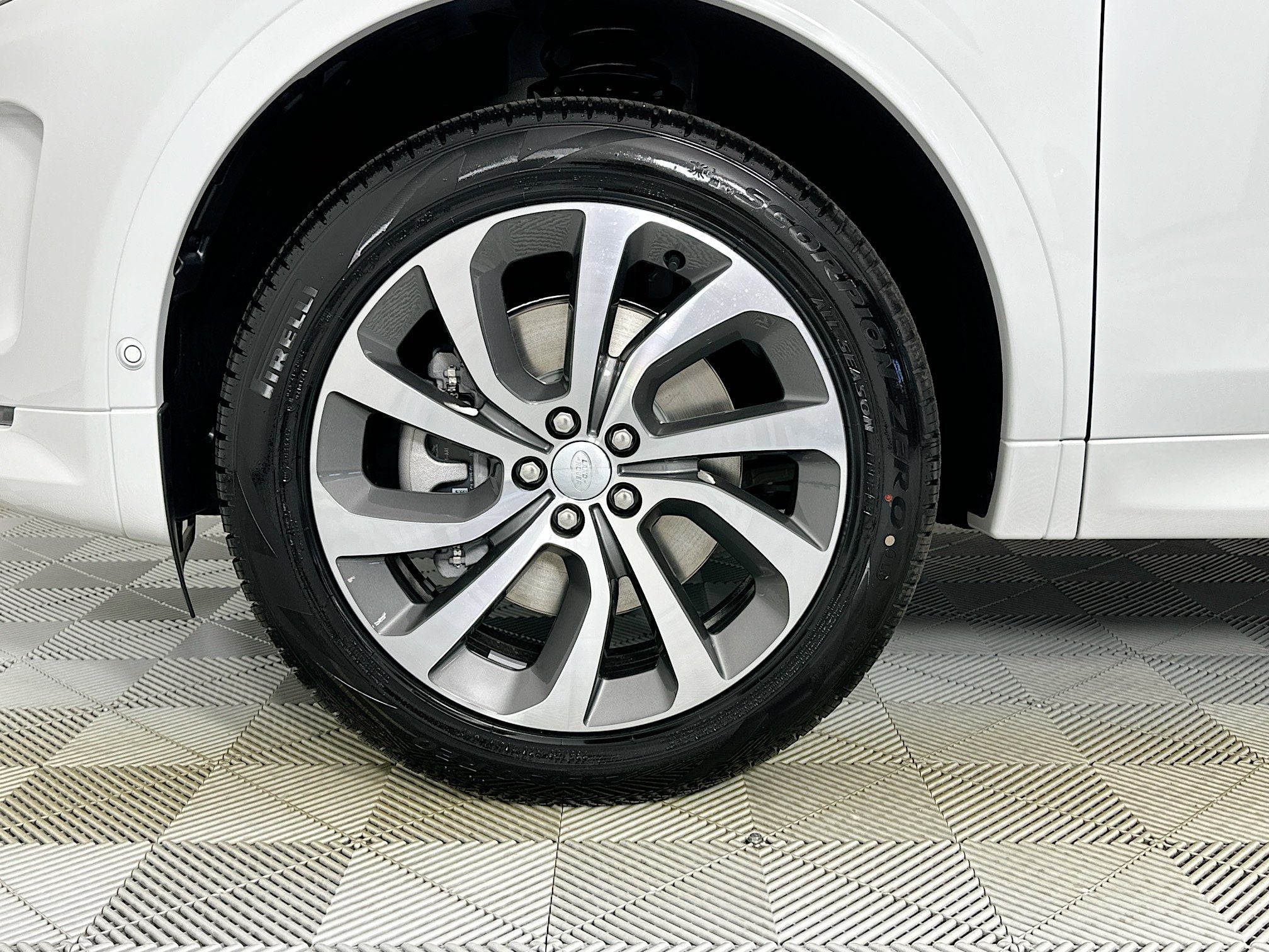 2025 Land Rover Discovery Sport S