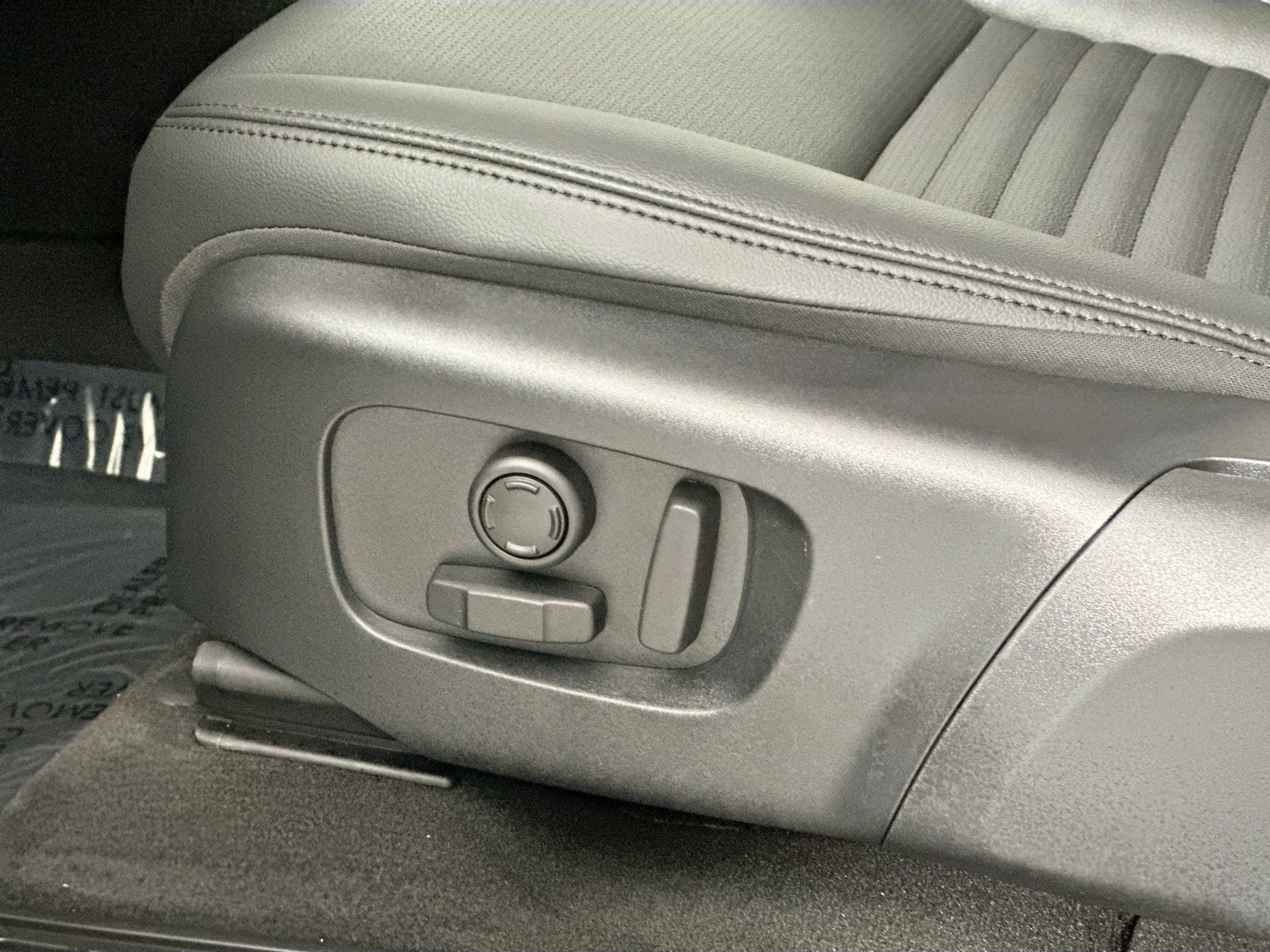 2025 Land Rover Discovery Sport S
