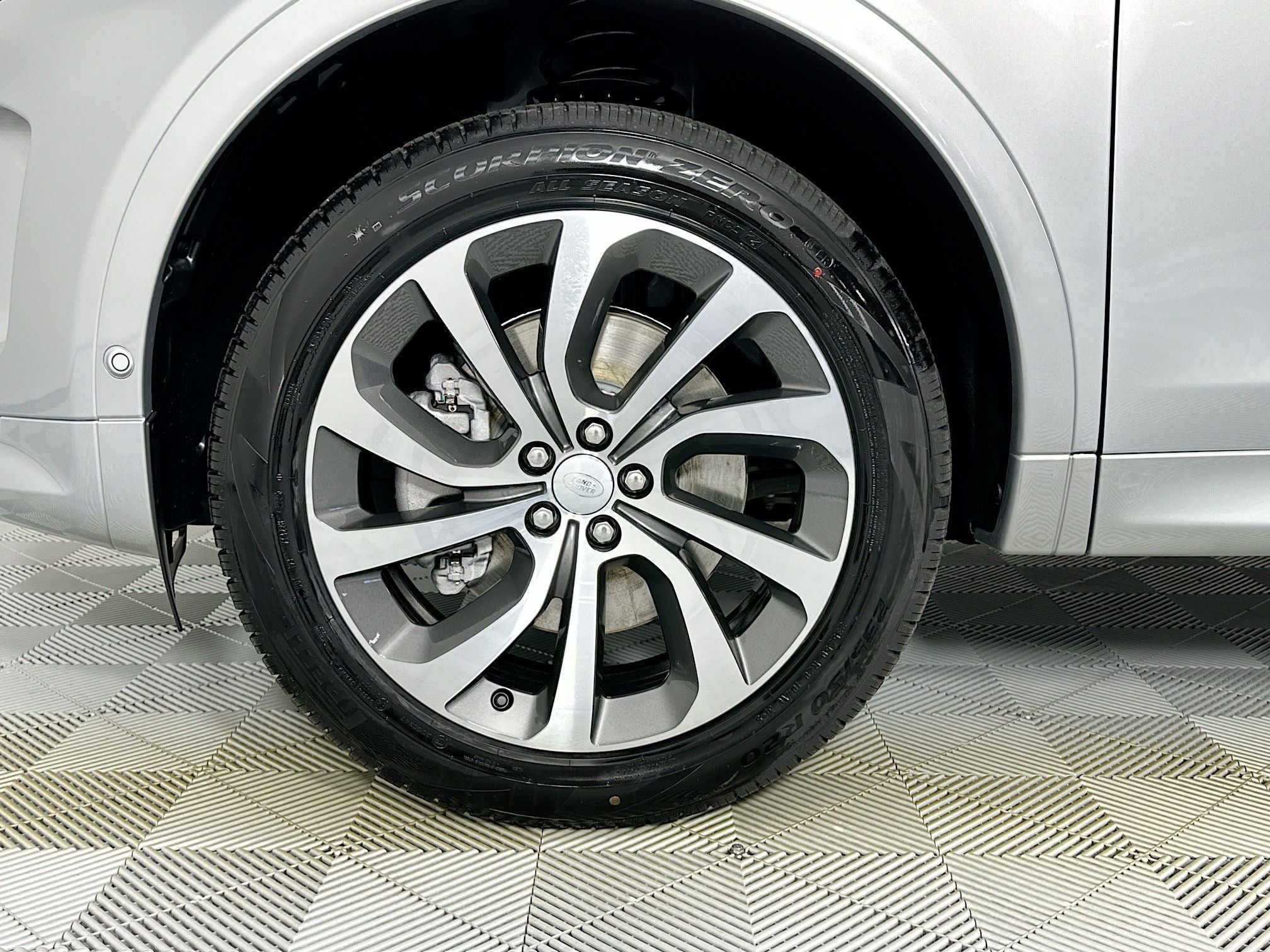 2025 Land Rover Discovery Sport S