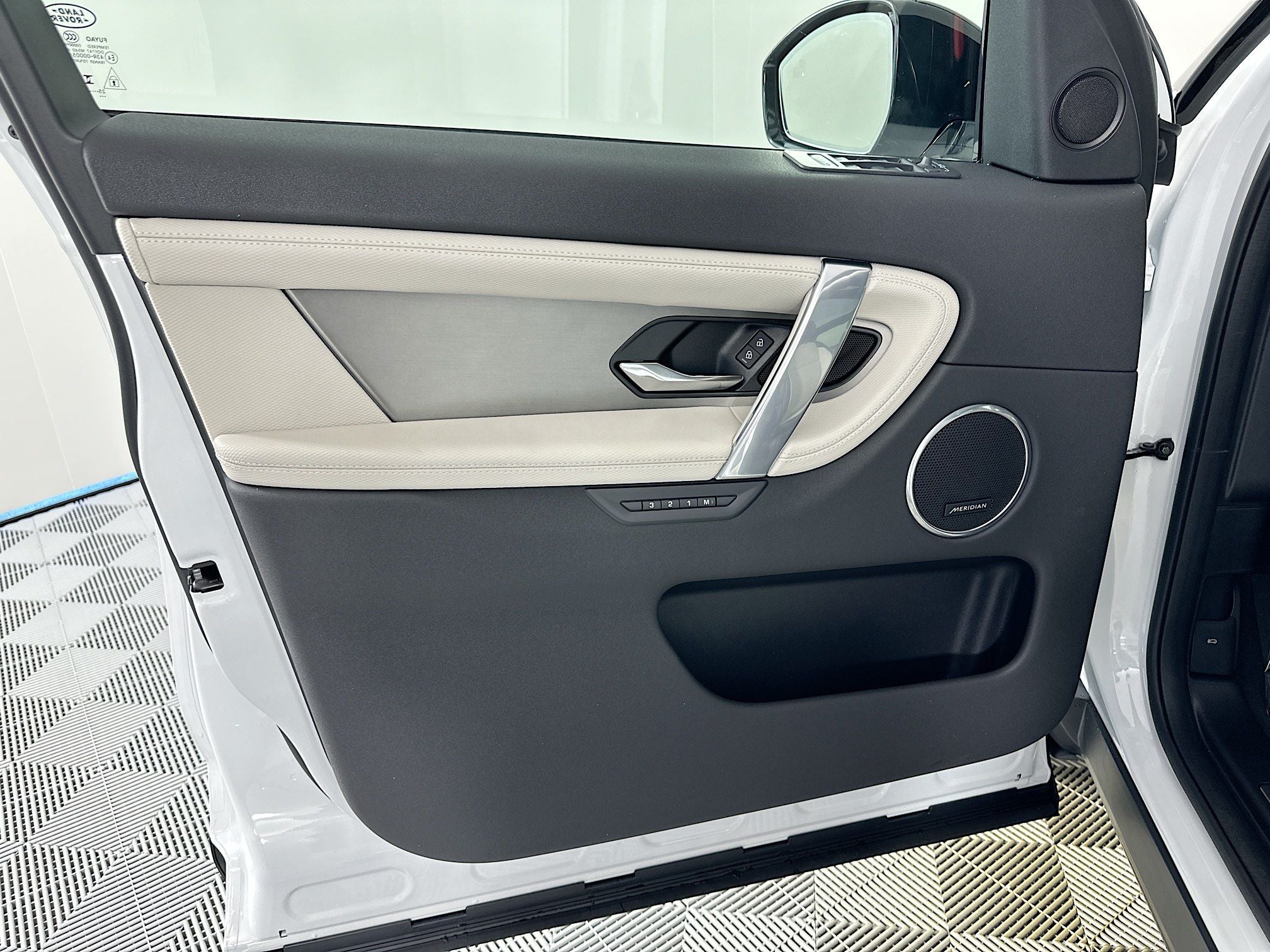 2026 Land Rover Discovery Sport Landmark