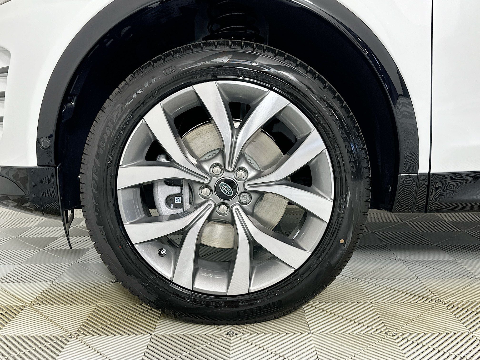 2026 Land Rover Discovery Sport Landmark