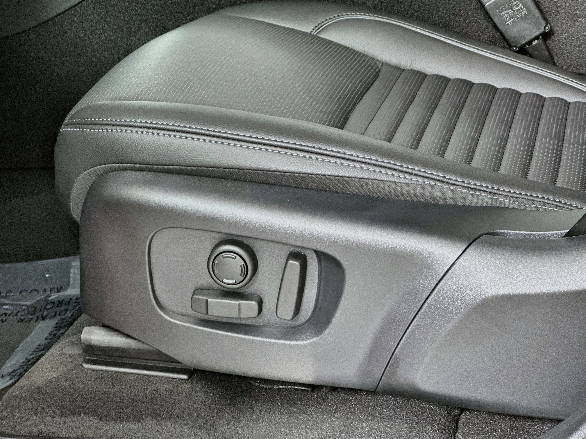 2026 Land Rover Discovery Sport Landmark