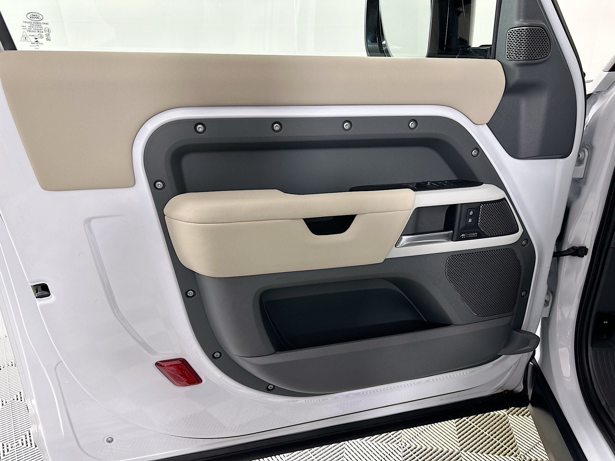 2023 Land Rover Defender 90 X-Dynamic SE