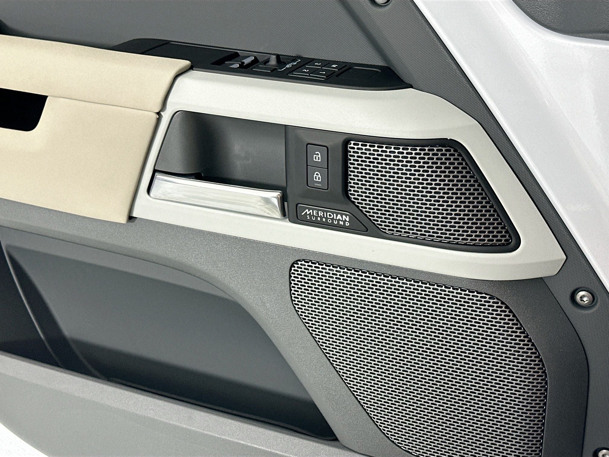 2023 Land Rover Defender 90 X-Dynamic SE