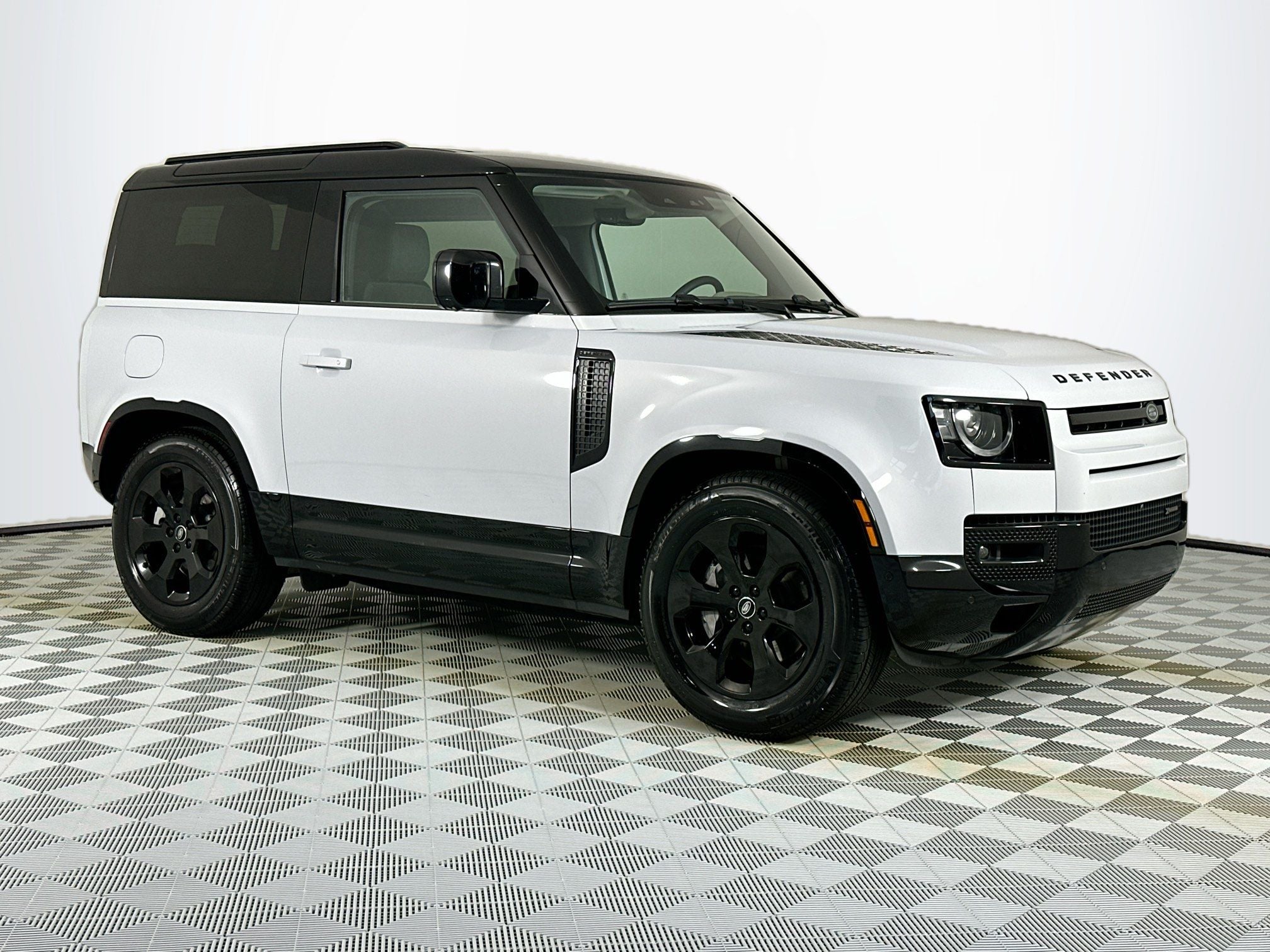 2023 Land Rover Defender 90 X-Dynamic SE
