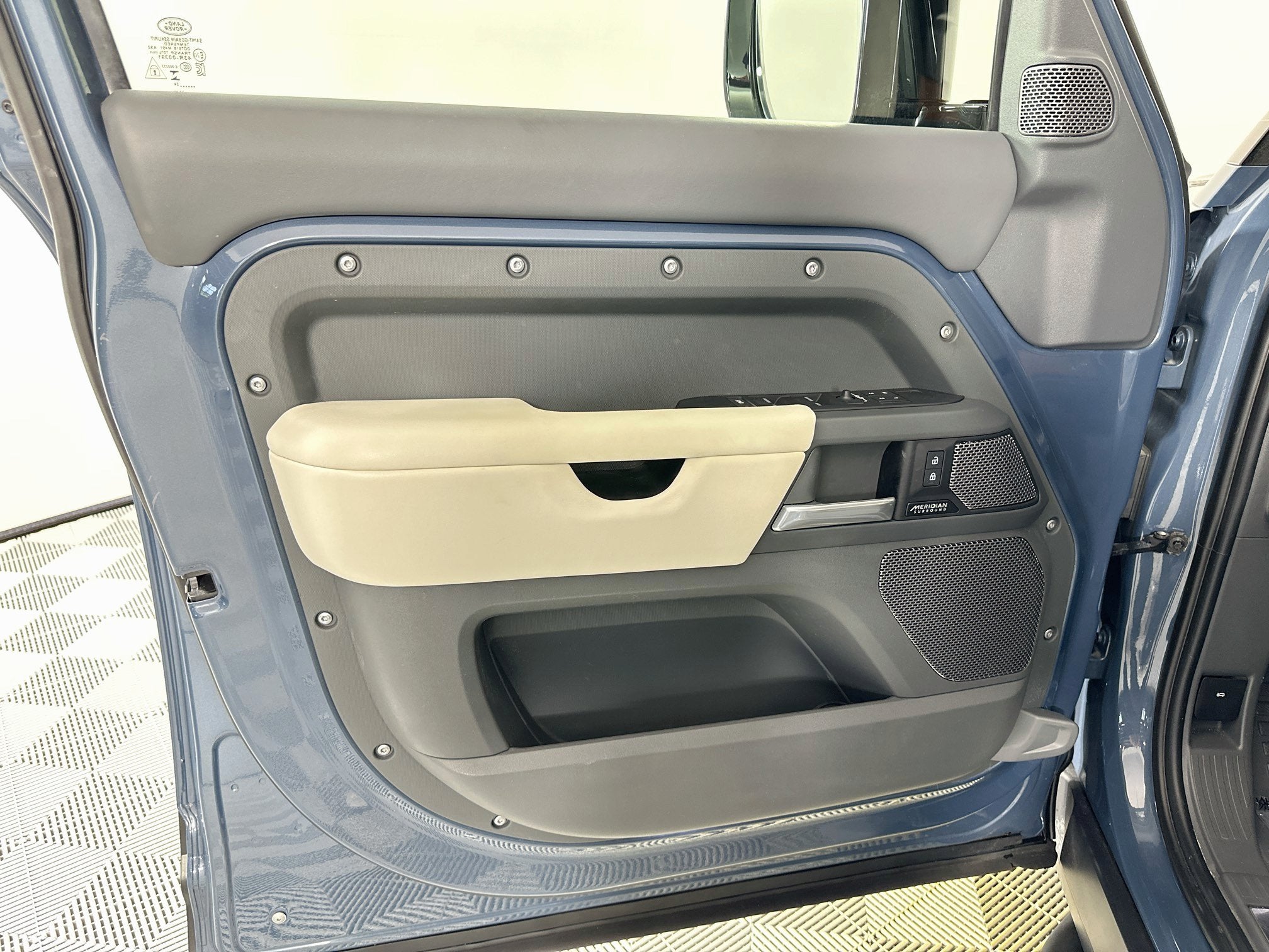 2024 Land Rover Defender 110 X-Dynamic SE