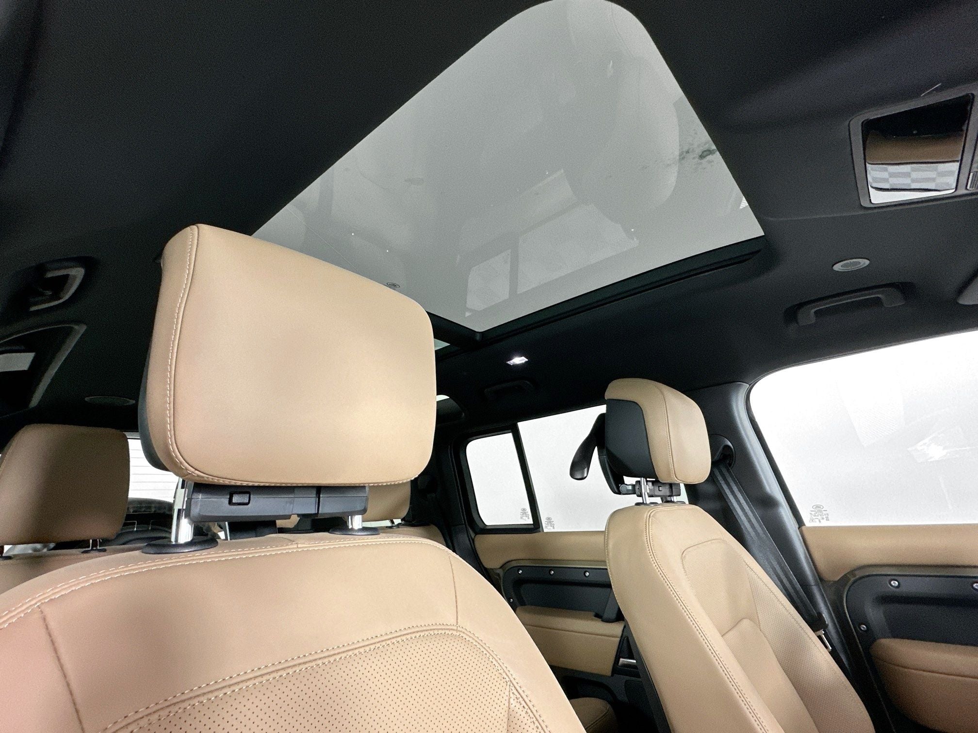 2026 Land Rover Defender 110 X-Dynamic SE