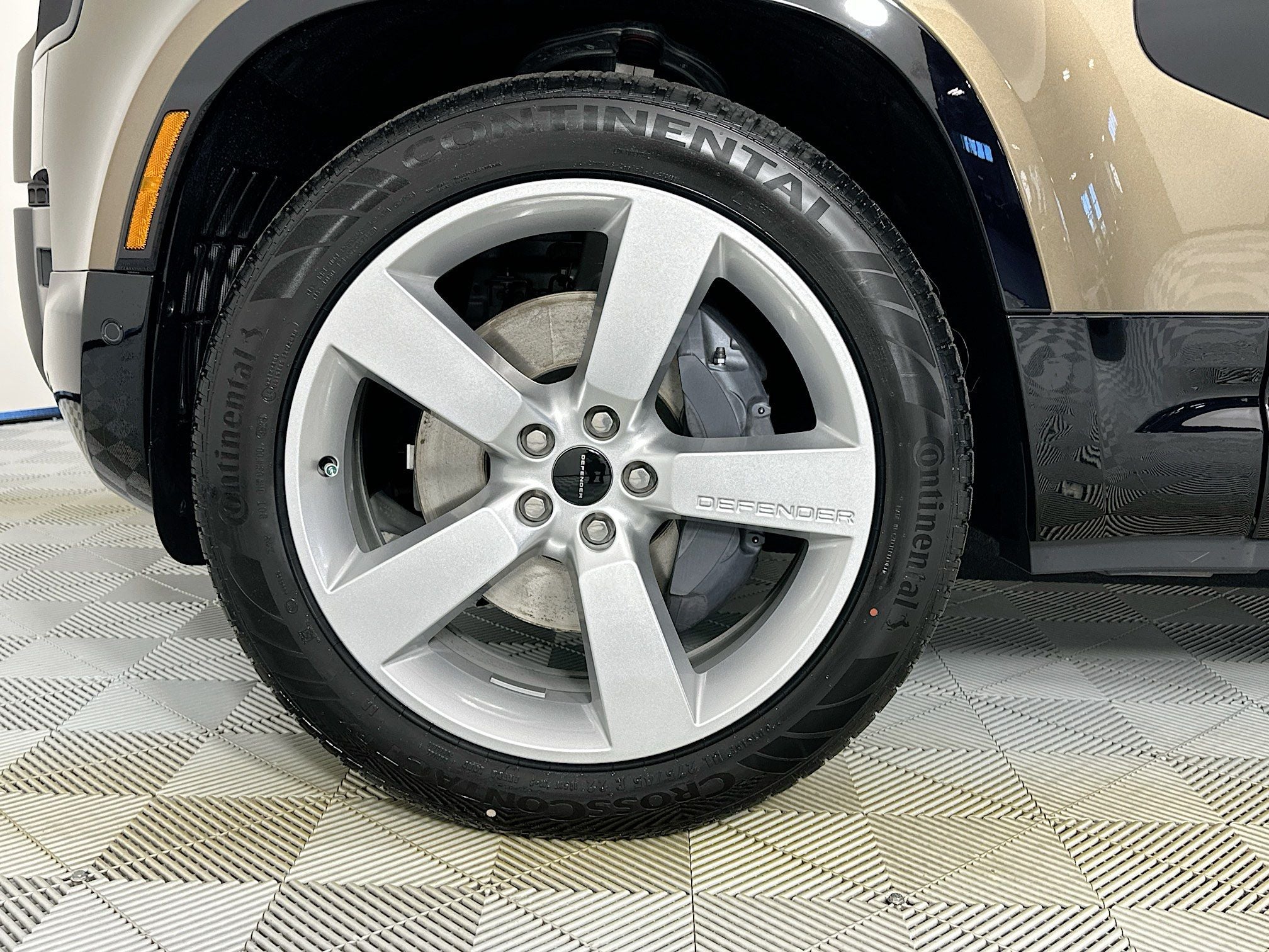 2026 Land Rover Defender 110 X-Dynamic SE