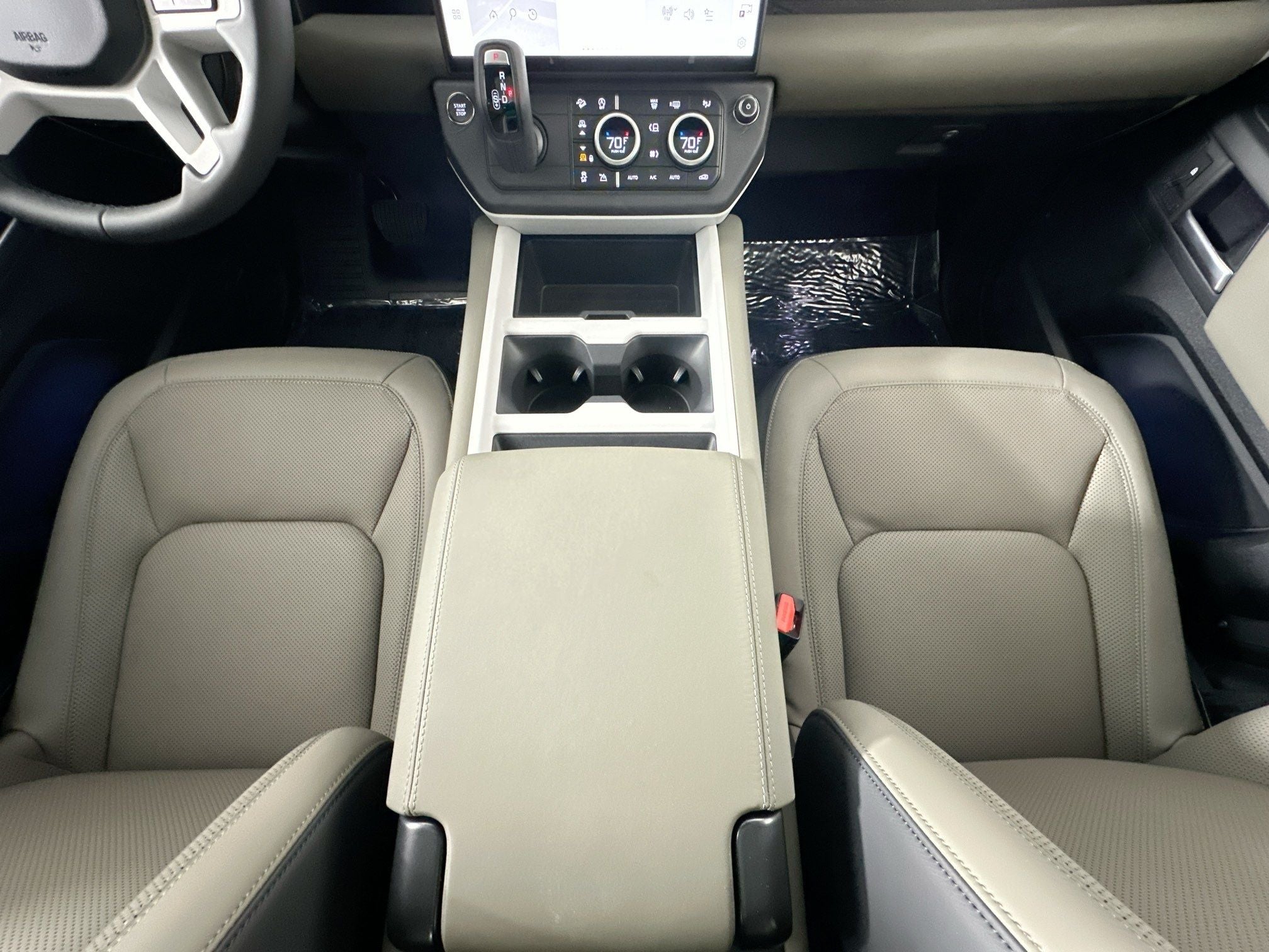 2026 Land Rover Defender 110 X-Dynamic SE