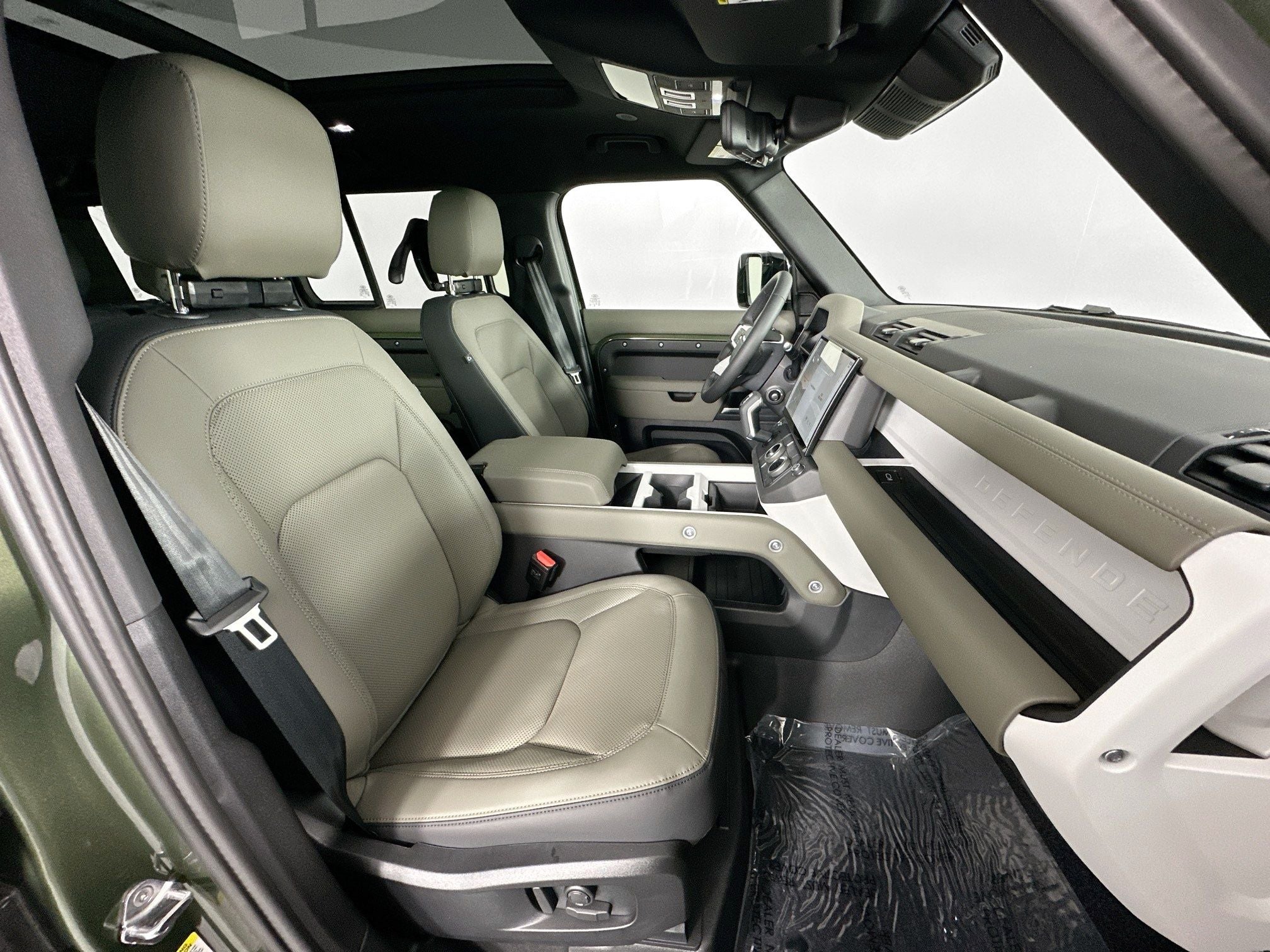 2026 Land Rover Defender 110 X-Dynamic SE