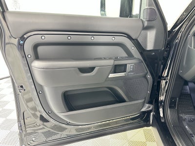 2026 Land Rover Defender 130 X-Dynamic SE