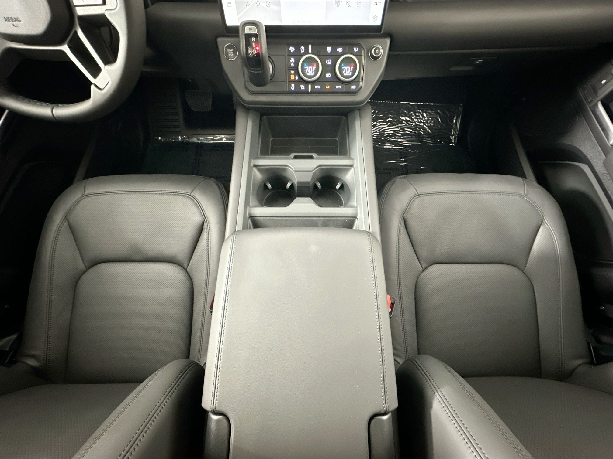 2026 Land Rover Defender 130 X-Dynamic SE