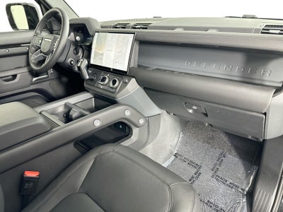 2026 Land Rover Defender 130 X-Dynamic SE