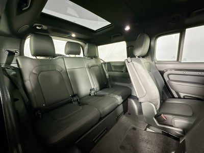 2026 Land Rover Defender 130 X-Dynamic SE