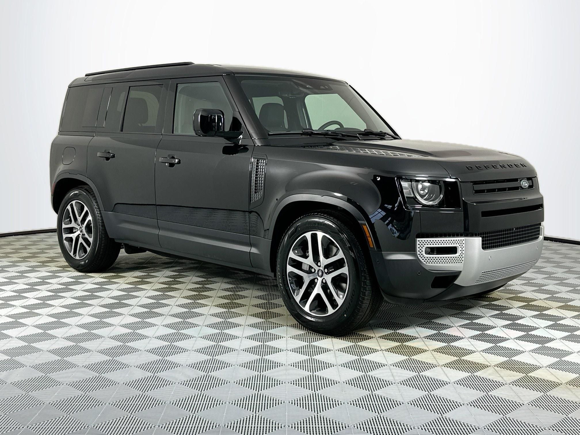 2025 Land Rover Defender 110 S