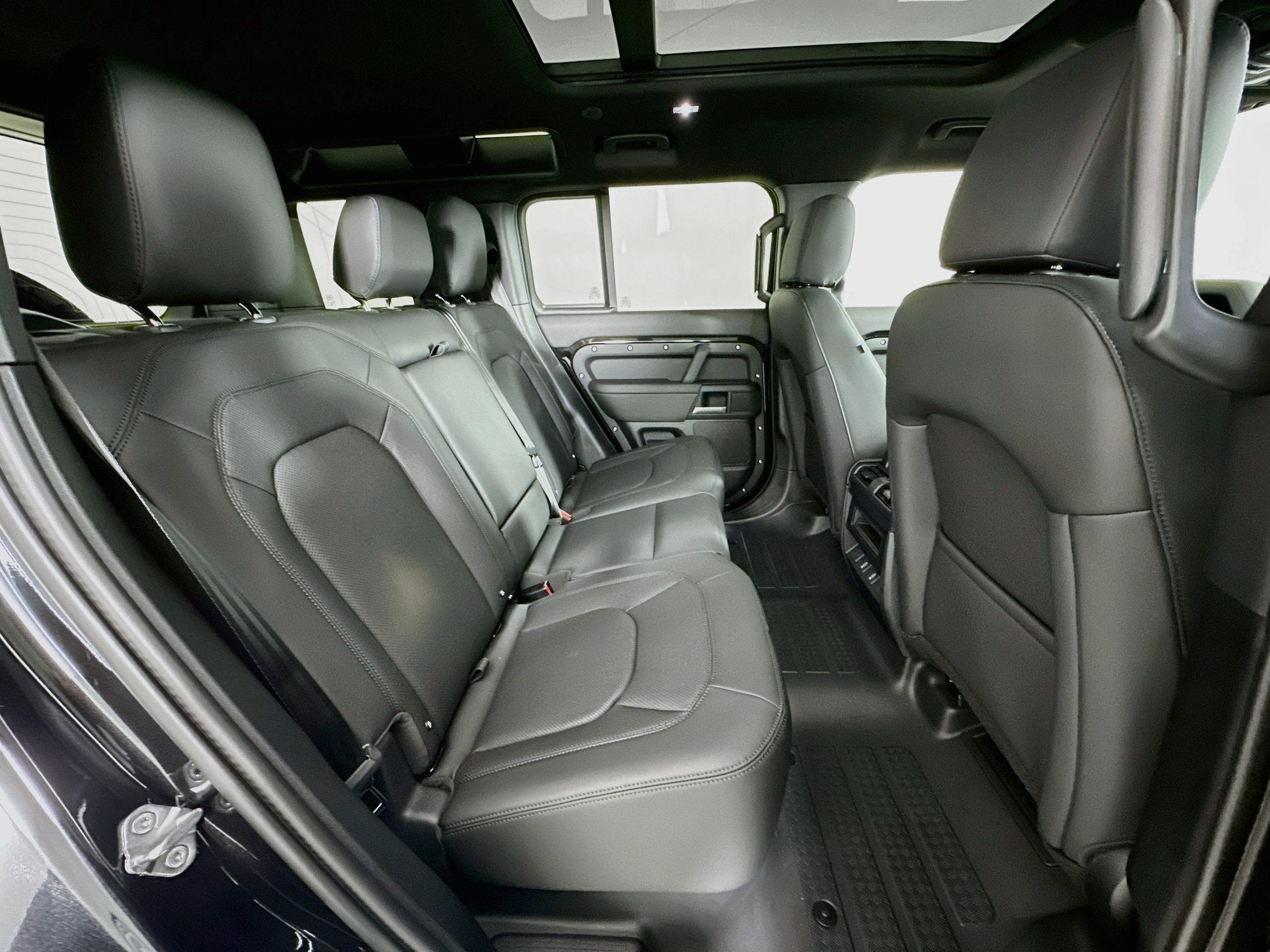 2026 Land Rover Defender 110 S