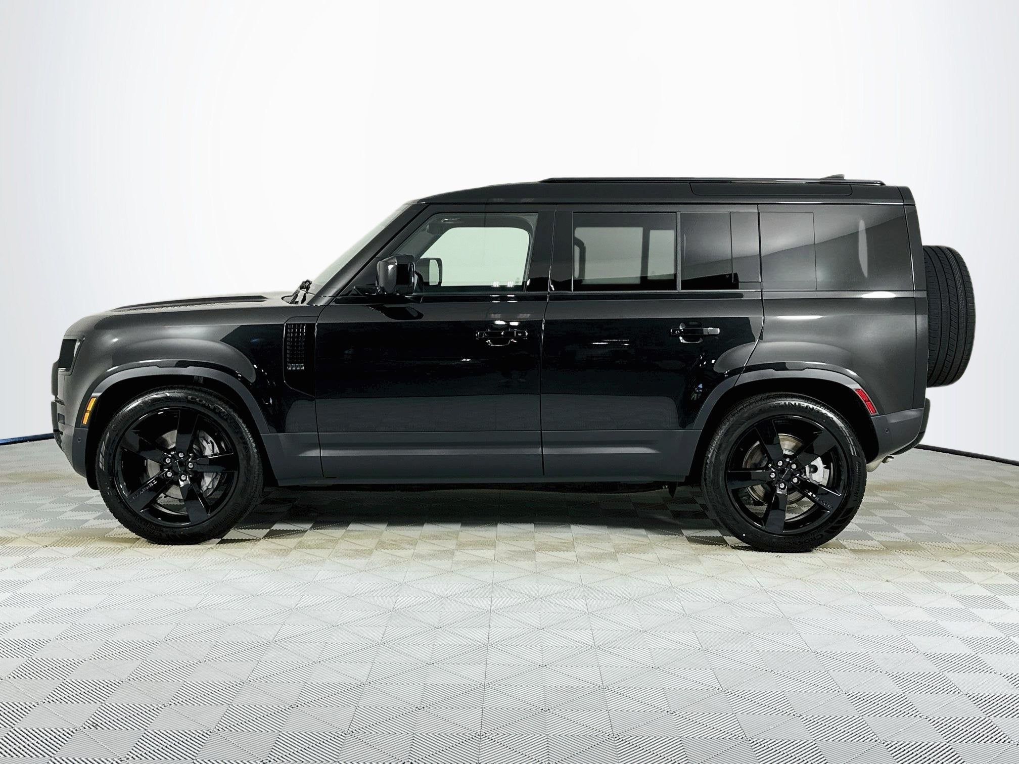 2026 Land Rover Defender 110 S