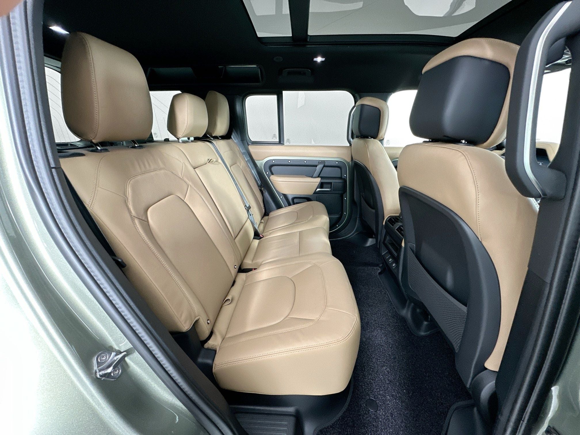2025 Land Rover Defender 110 S