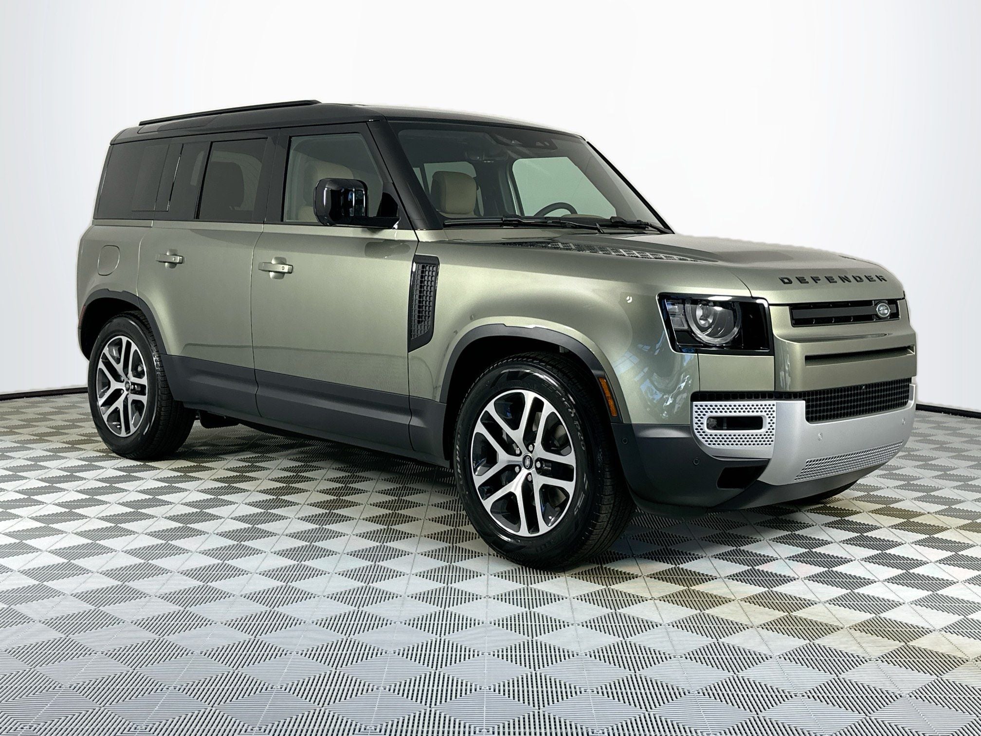 2025 Land Rover Defender 110 S