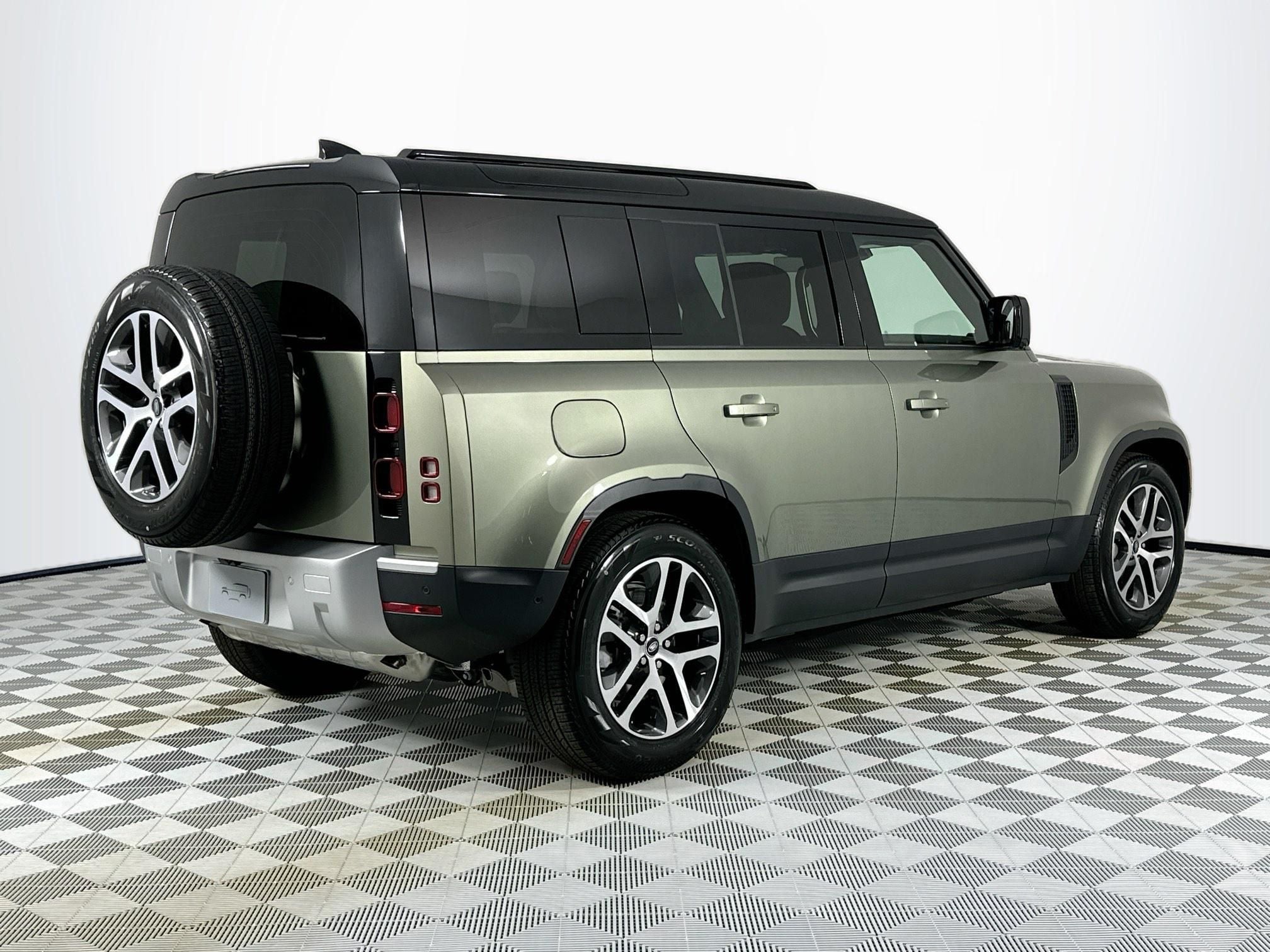 2025 Land Rover Defender 110 S