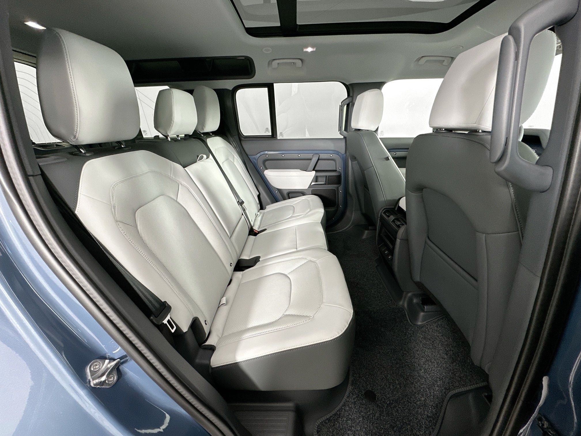 2025 Land Rover Defender 110 S