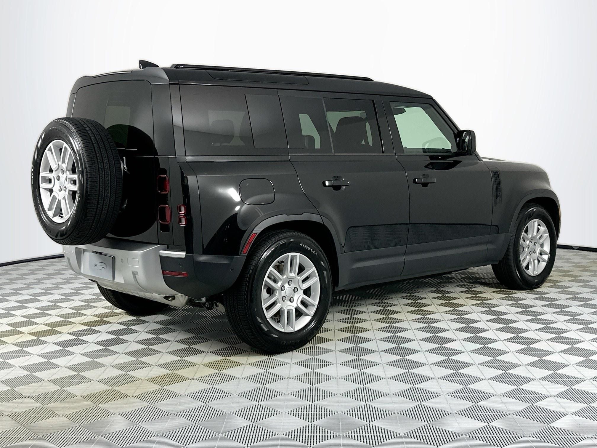 2025 Land Rover Defender 110 S