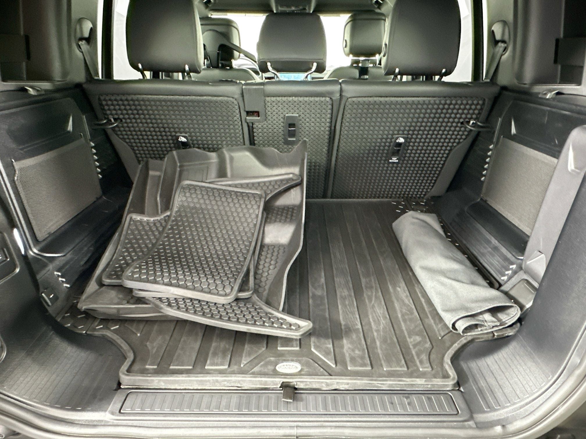 2026 Land Rover Defender 110 S