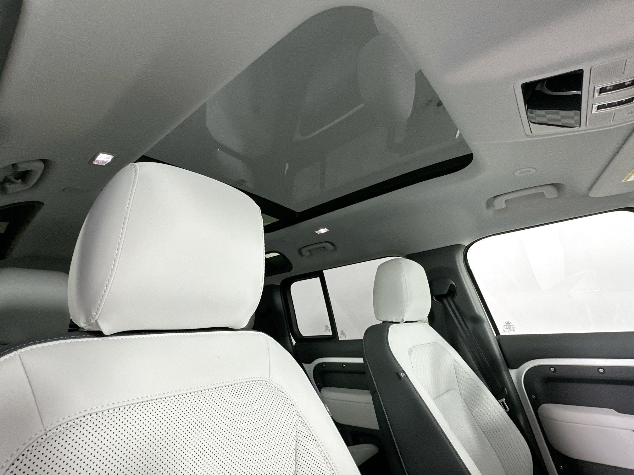 2026 Land Rover Defender 110 S