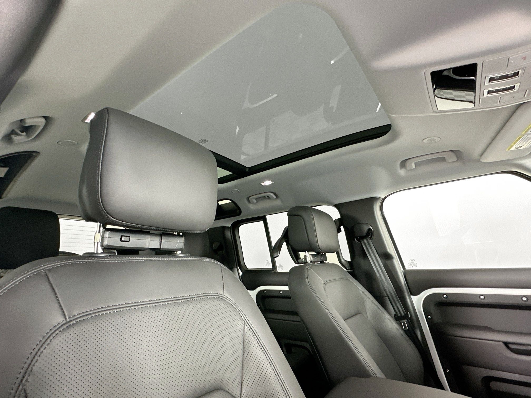 2025 Land Rover Defender 110 S