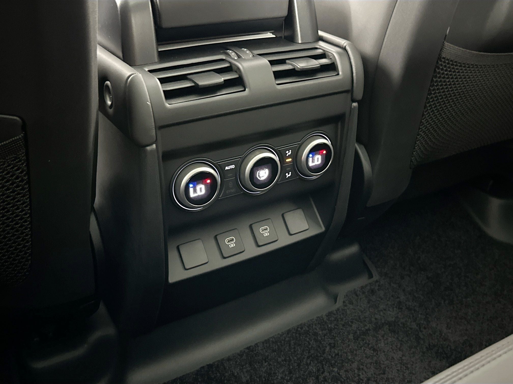 2025 Land Rover Defender 110 S