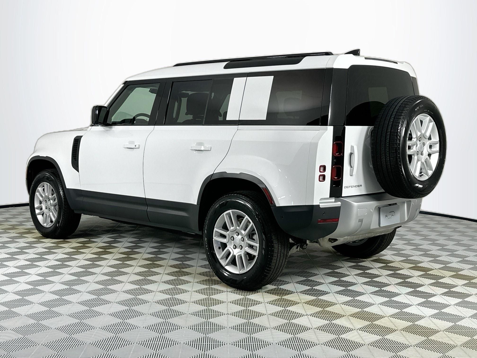 2025 Land Rover Defender 110 S