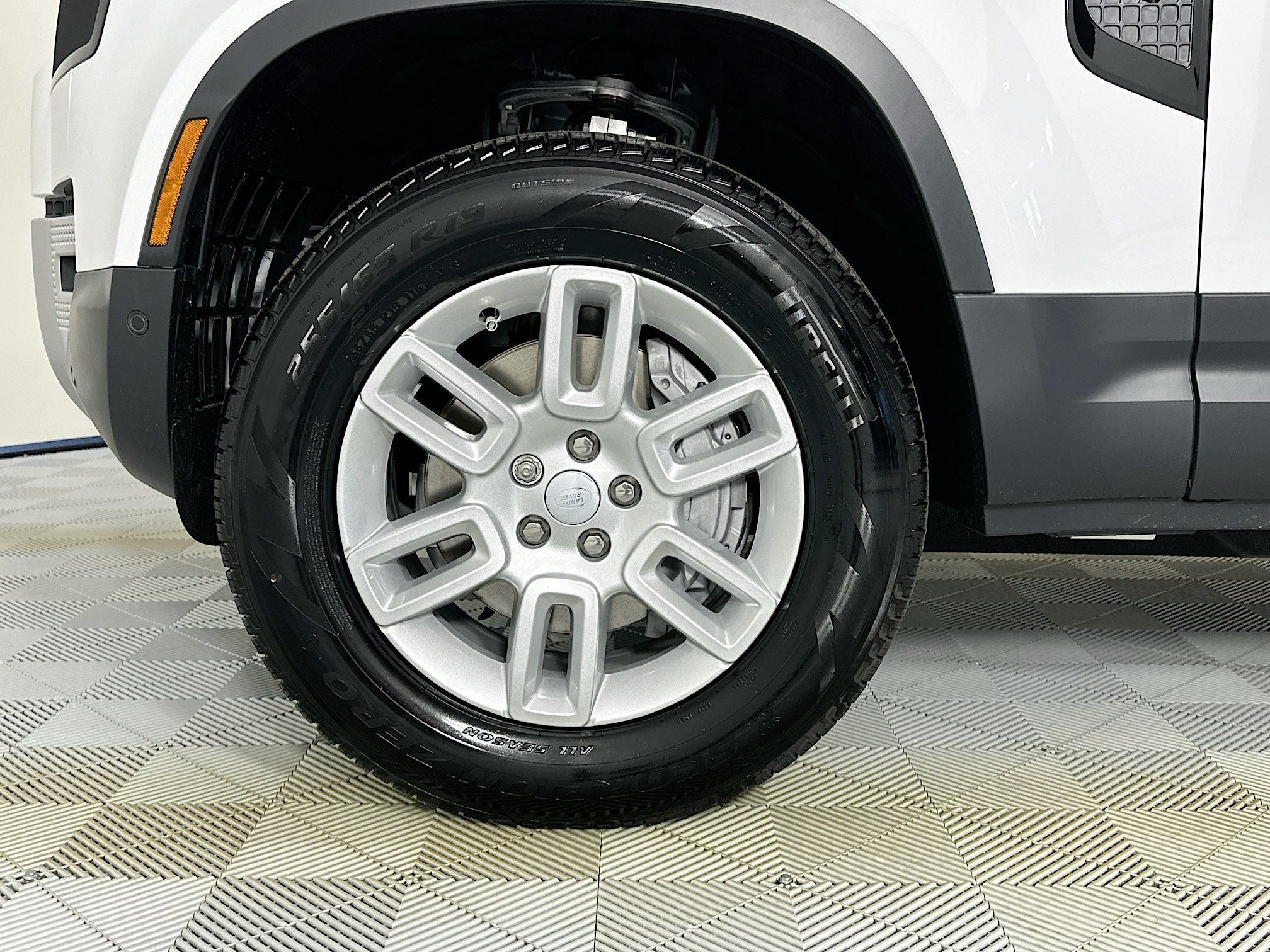 2025 Land Rover Defender 110 S