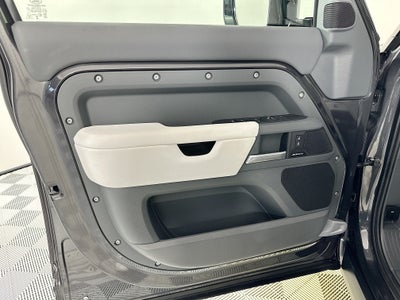 2025 Land Rover Defender 110 S