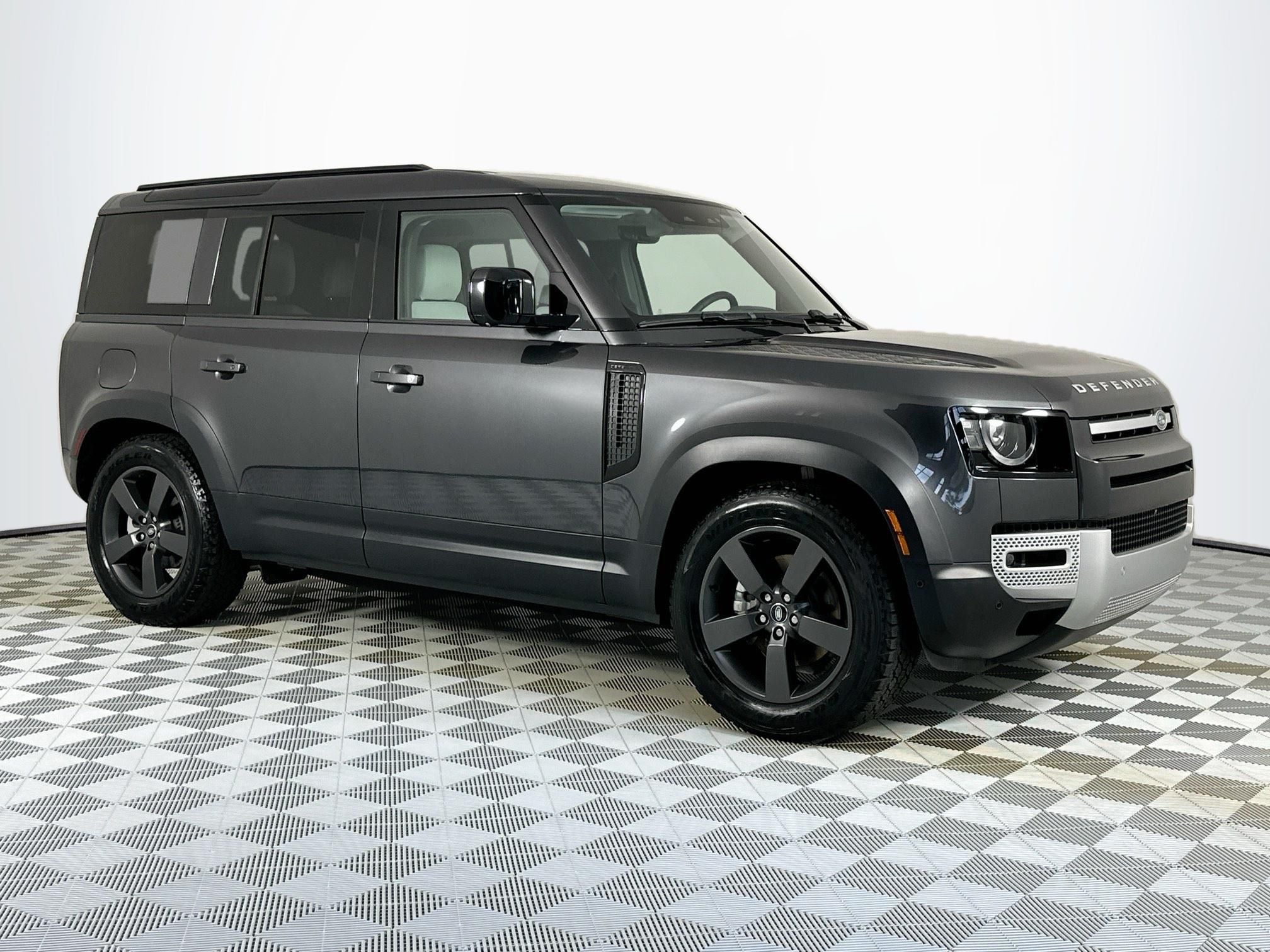 2025 Land Rover Defender 110 S