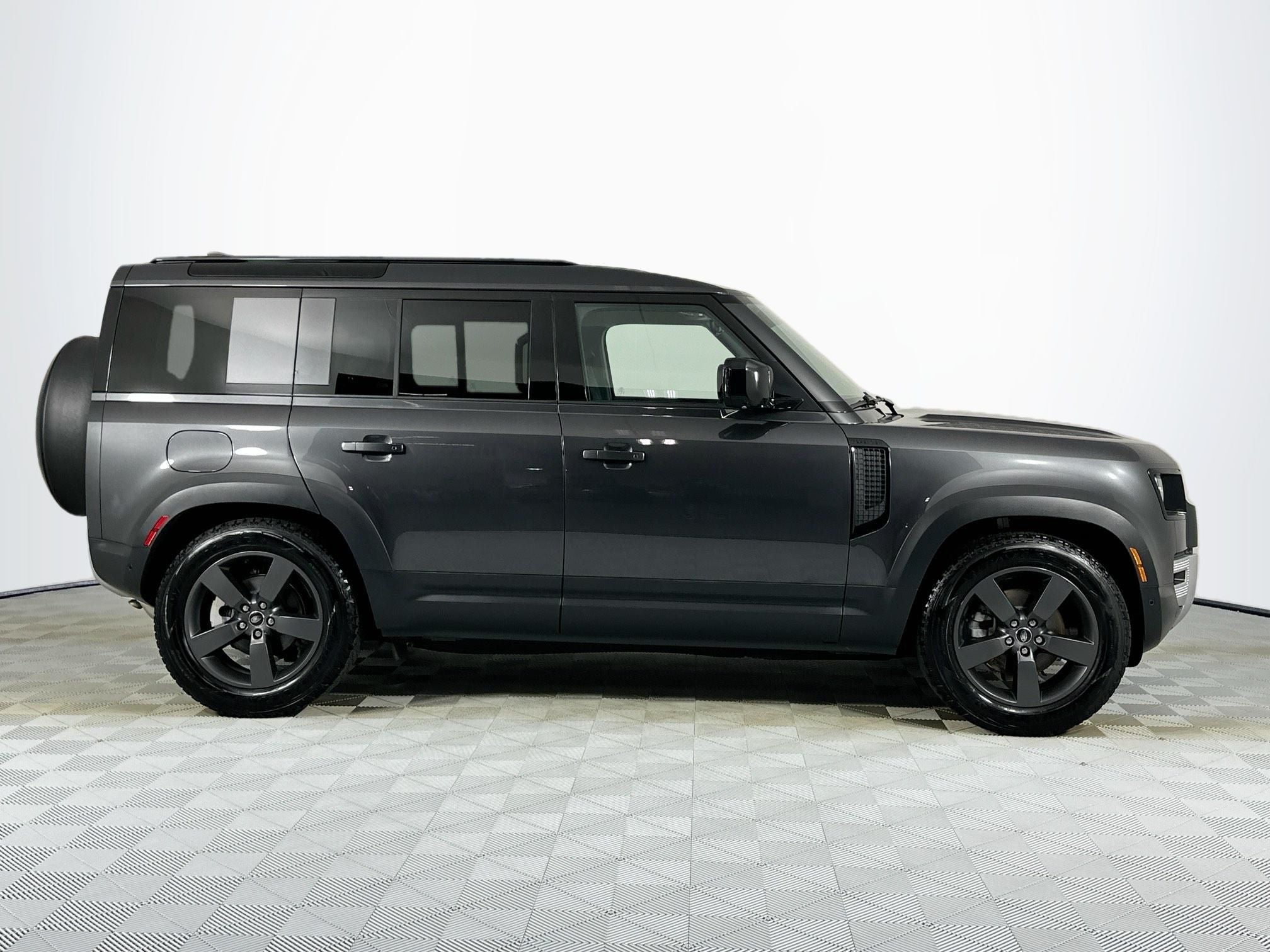 2025 Land Rover Defender 110 S