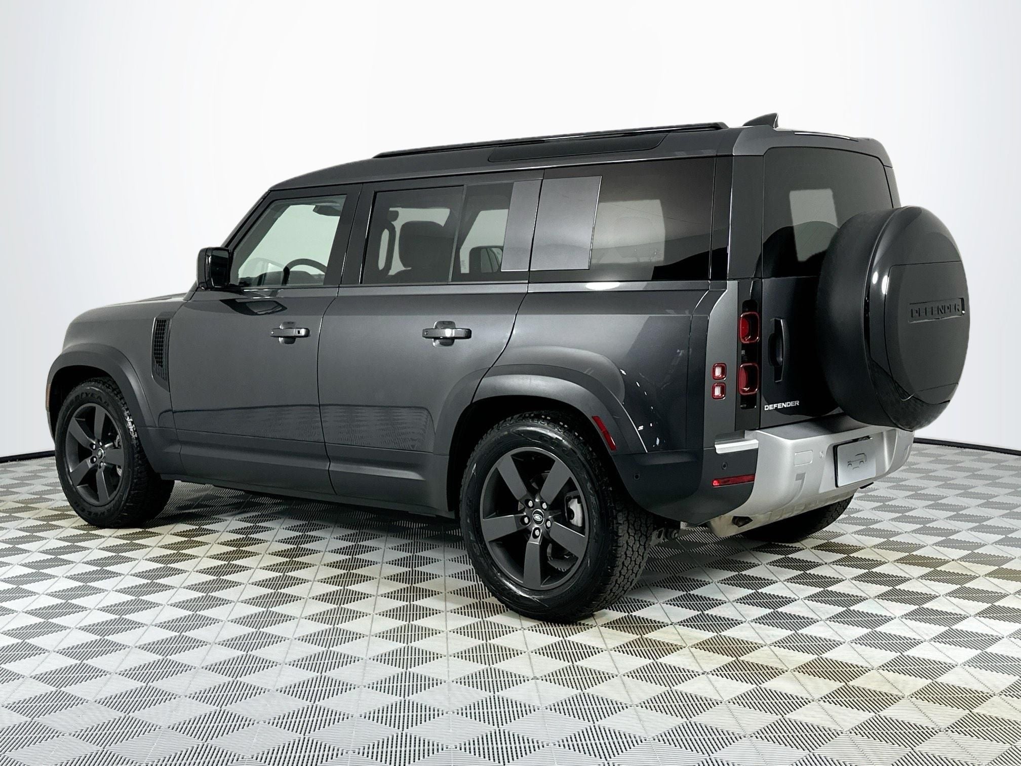 2025 Land Rover Defender 110 S
