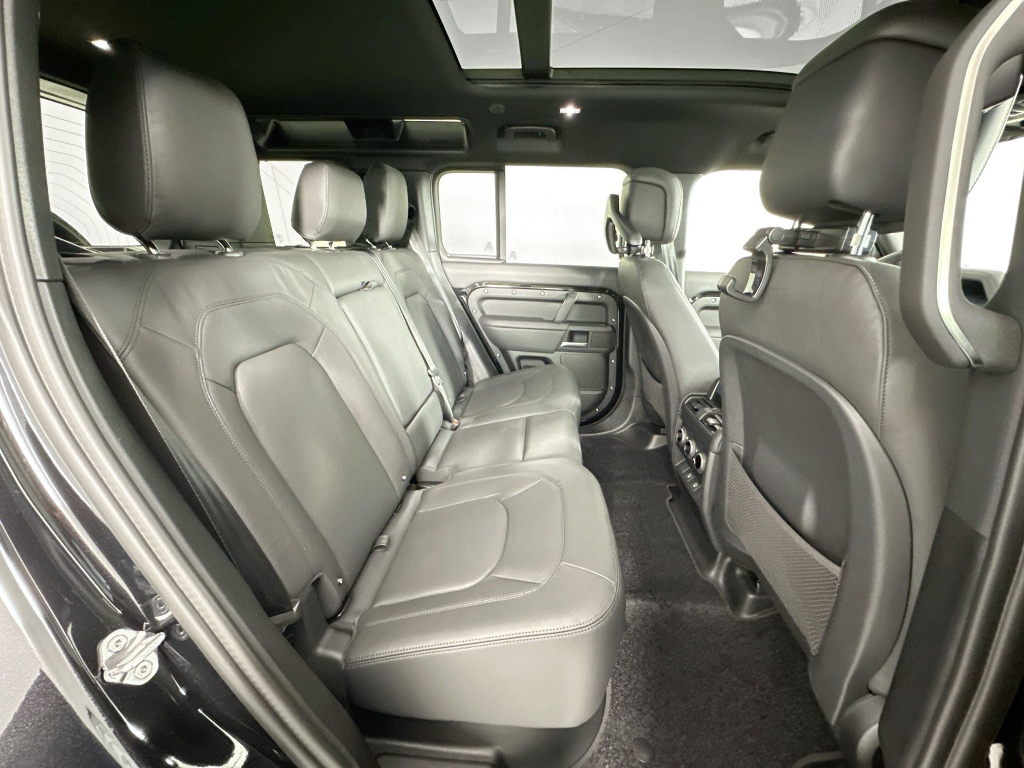 2025 Land Rover Defender 110 S