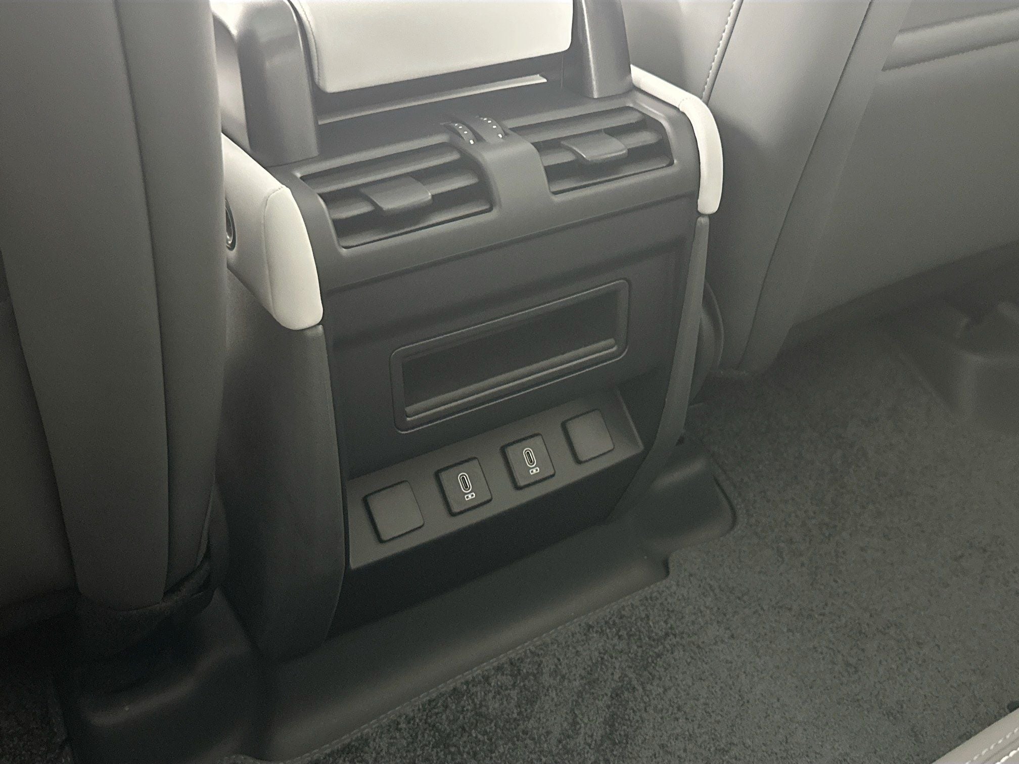 2026 Land Rover Defender 110 S