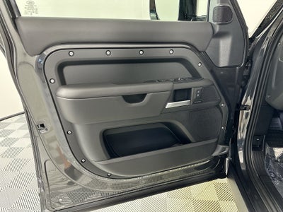 2025 Land Rover Defender 110 S