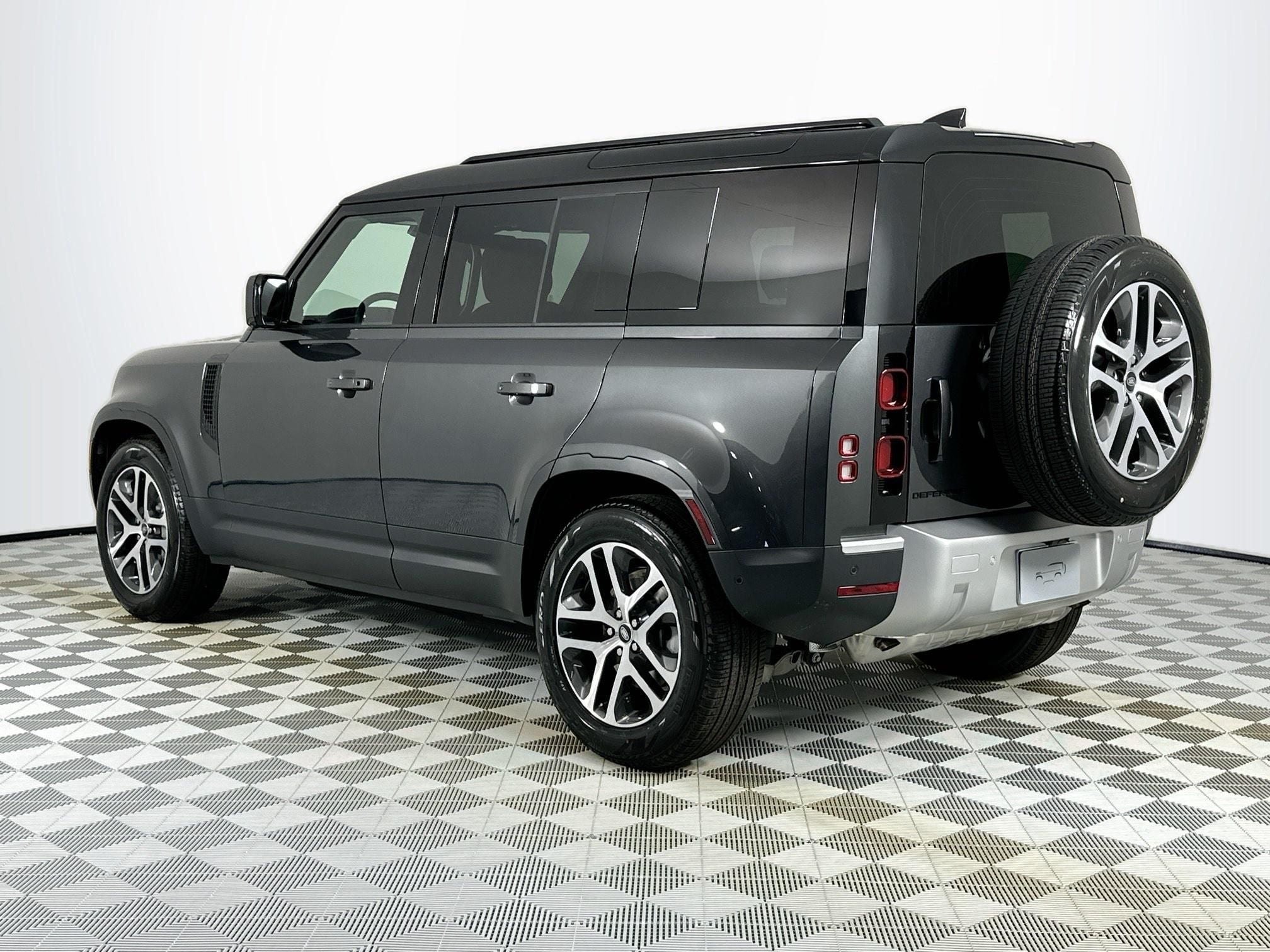 2025 Land Rover Defender 110 S