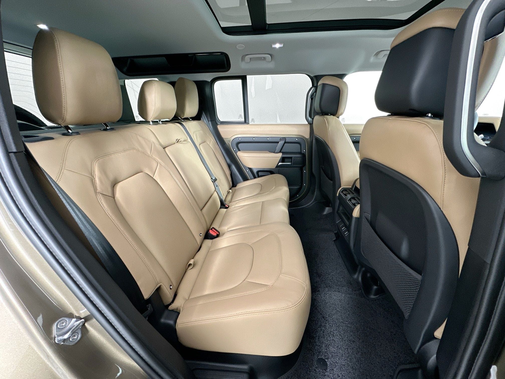 2026 Land Rover Defender 110 S