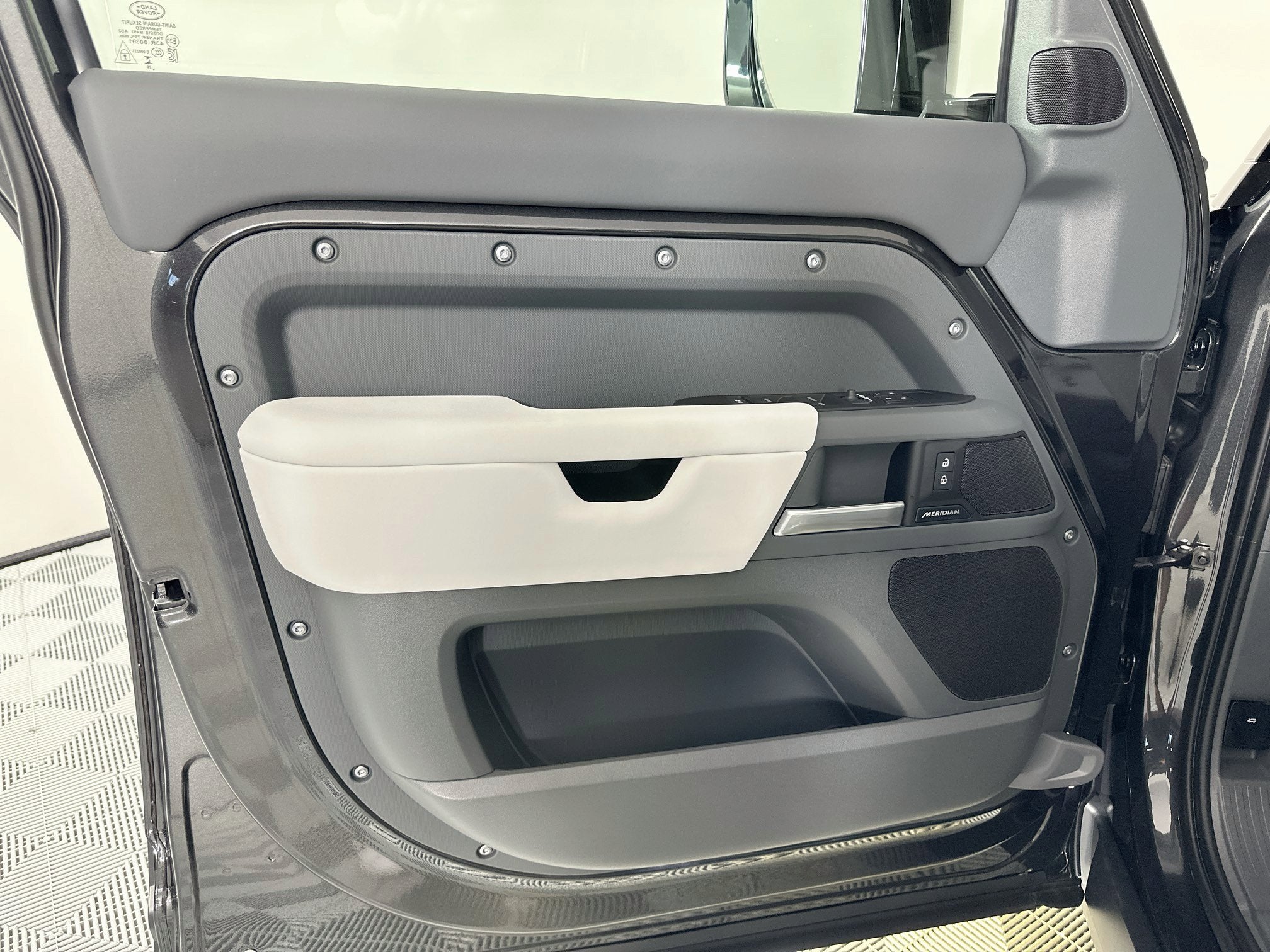 2026 Land Rover Defender 110 S
