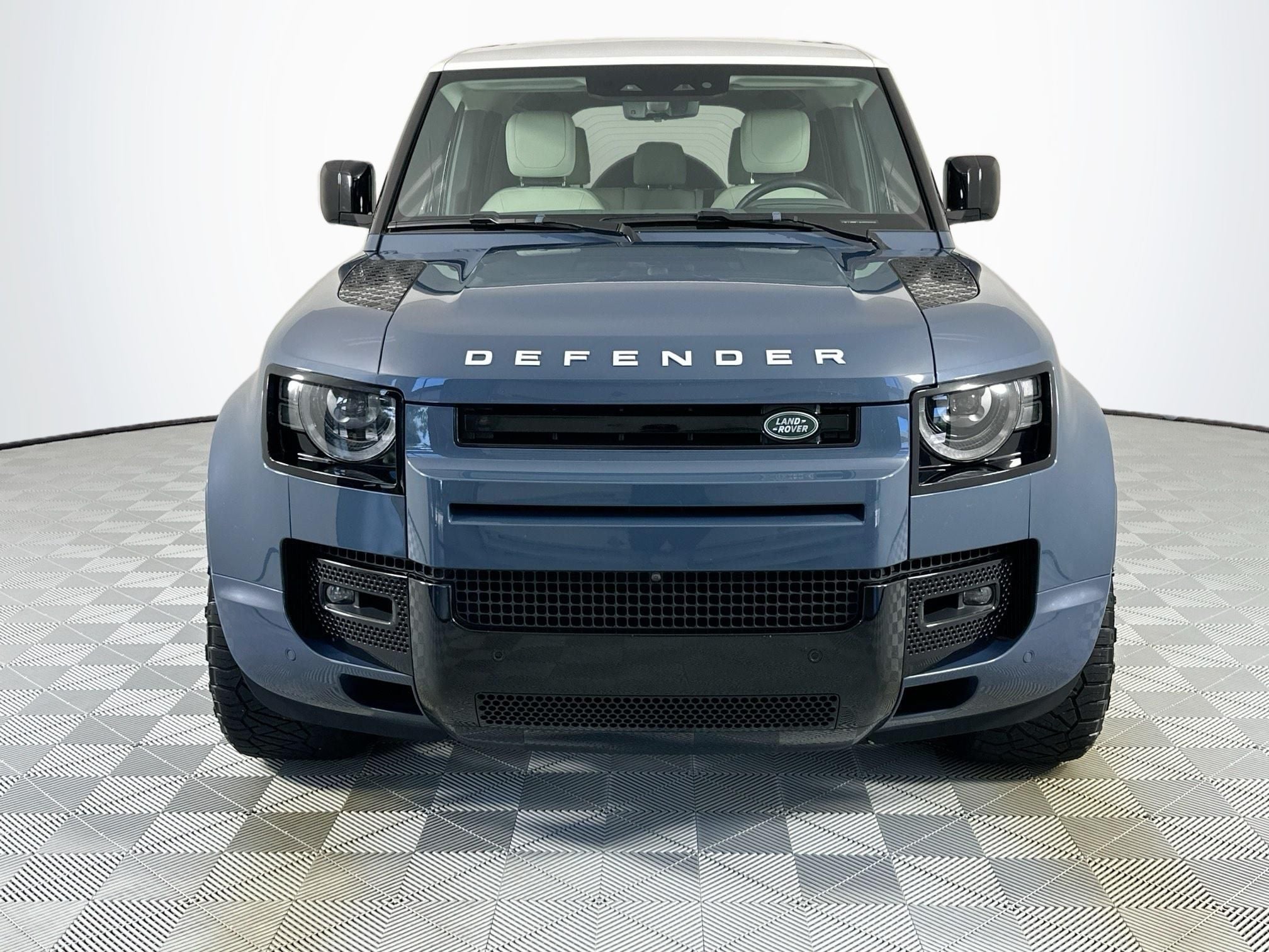 2024 Land Rover Defender 110 SE