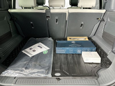 2024 Land Rover Defender 110 SE