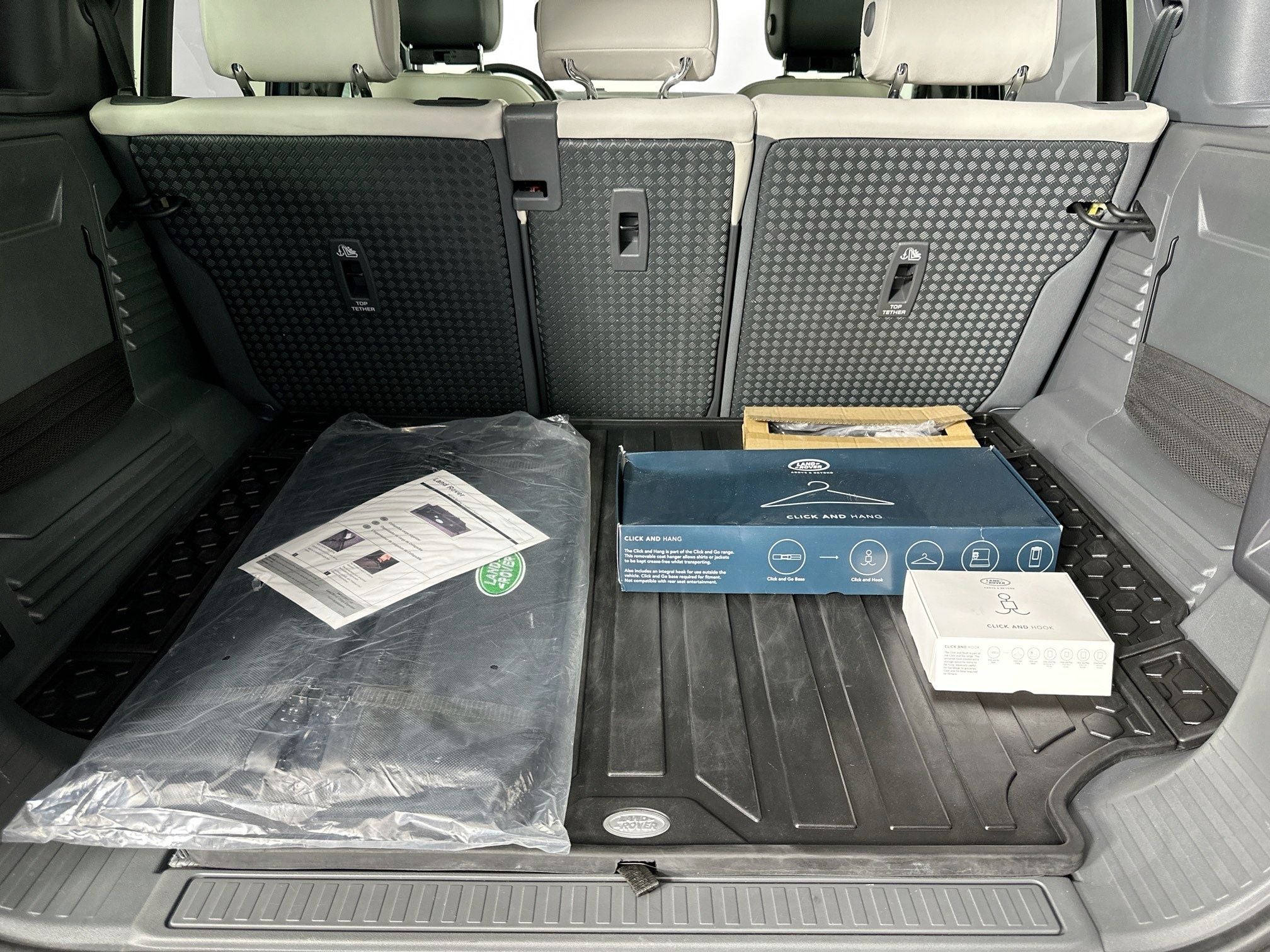 2024 Land Rover Defender 110 SE