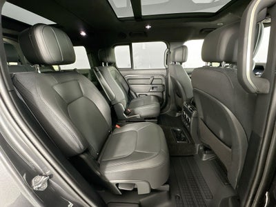 2025 Land Rover Defender 130 V8